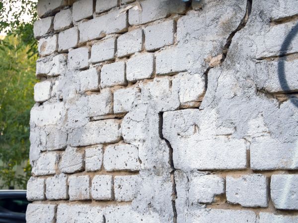 Cracked Brick Wall Repair in Ypsilanti